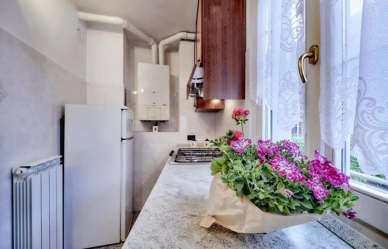 In Centro Apartment Lierna
