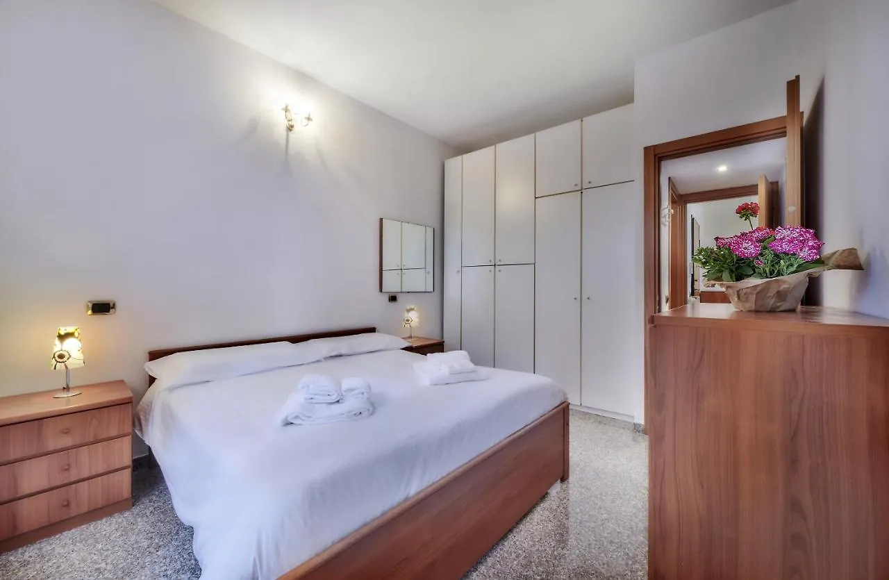 In Centro Apartment Lierna 0*,  Italy