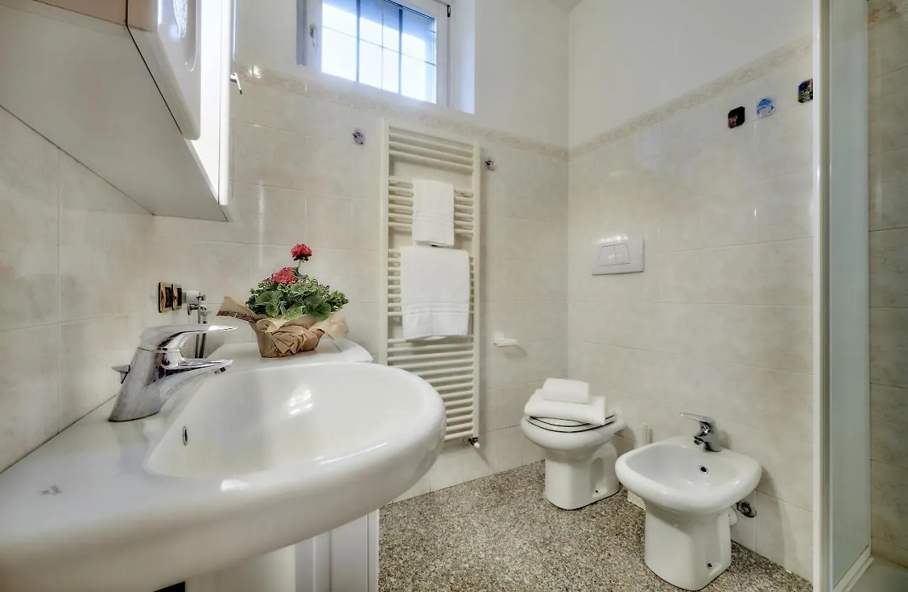 In Centro Apartment Lierna