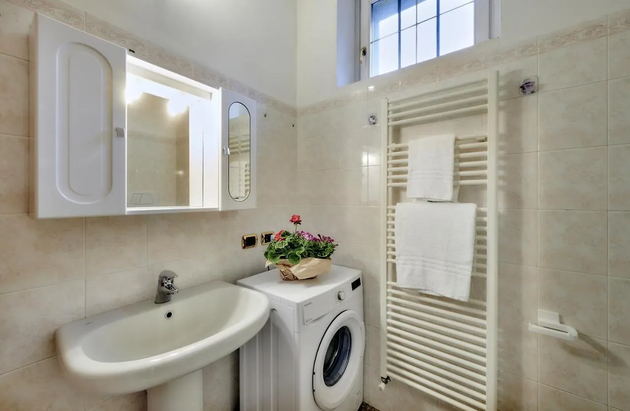 In Centro Apartment Lierna