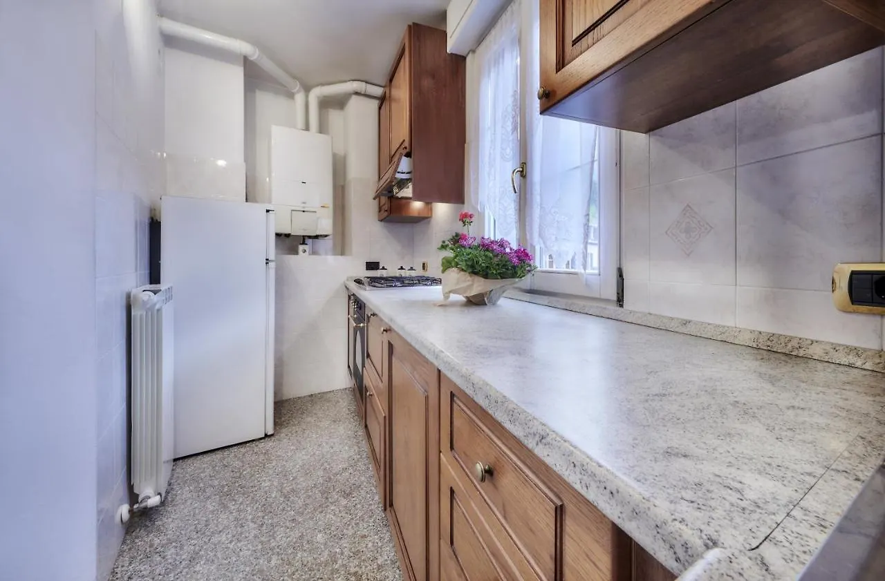 In Centro Apartment Lierna Italy